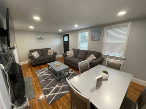 Entire 2 bedroom cozy house in middle of Hyannis